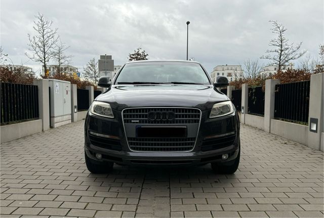 Audi Q7 4,2 S-linie