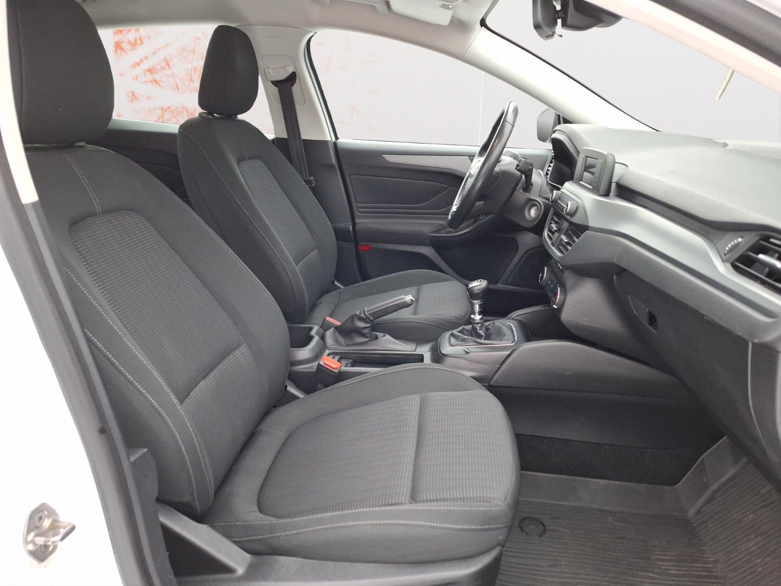 Fahrzeugabbildung Ford Focus Turnier Trend ! LRH ! beh. WSS !