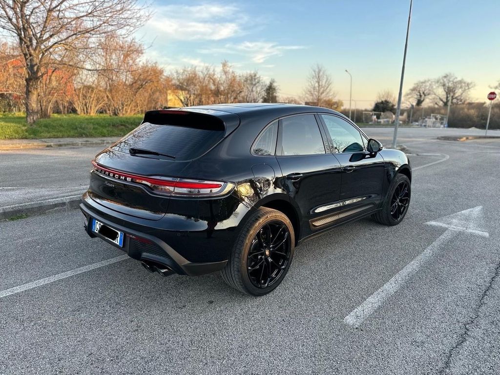 Image of Porsche Macan
