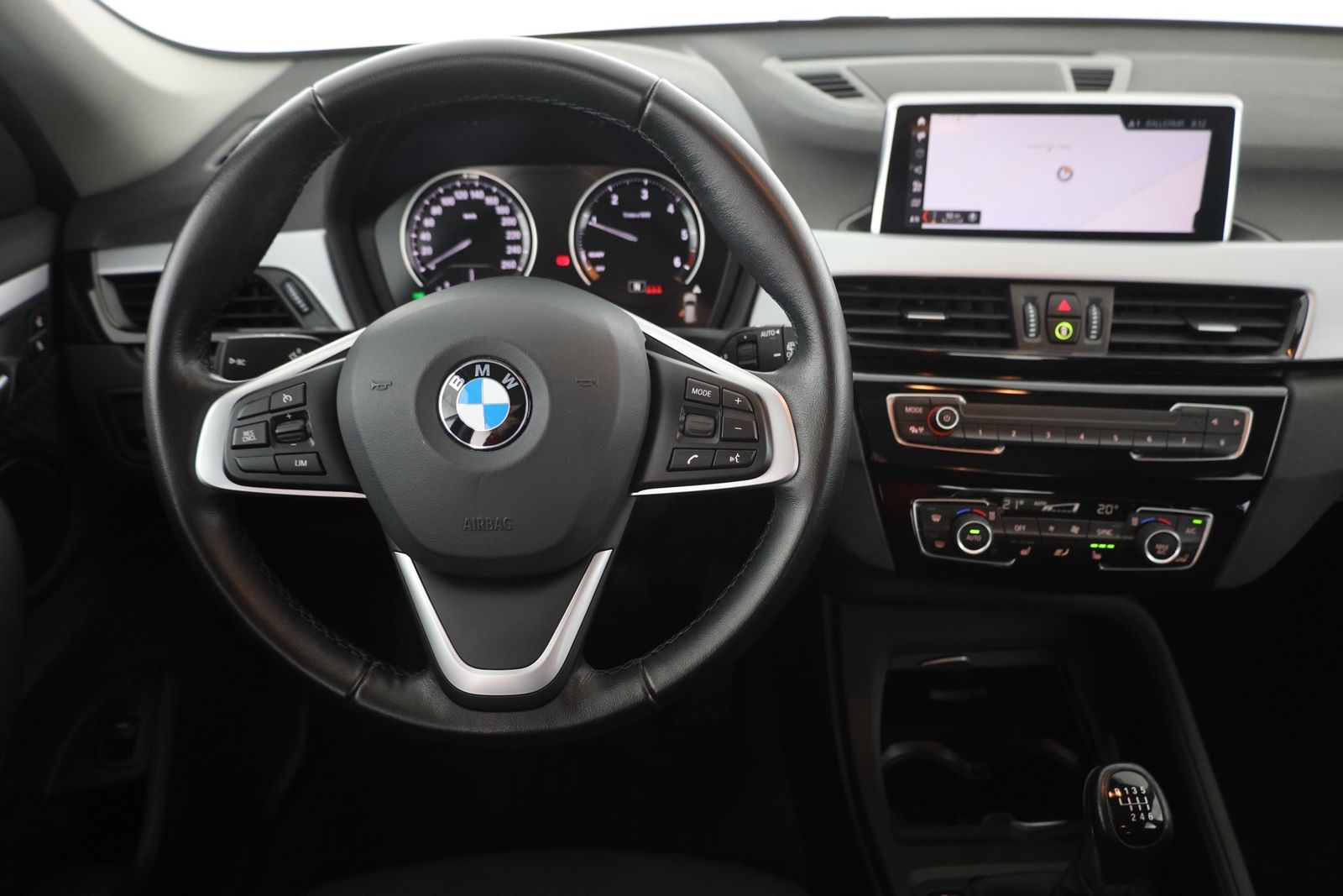 BMW X1 18d sDrive LED Navi Sitzheizung Tempomat PDC foto 10