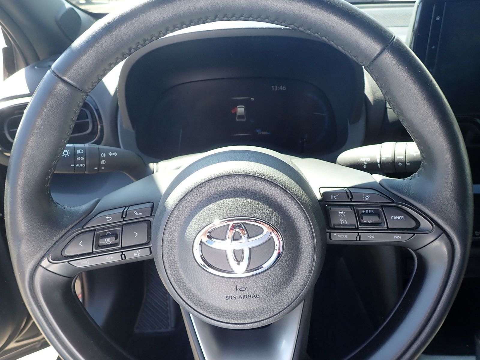 Fahrzeugabbildung Toyota Yaris Cross Hybrid FWD Team Deutschland