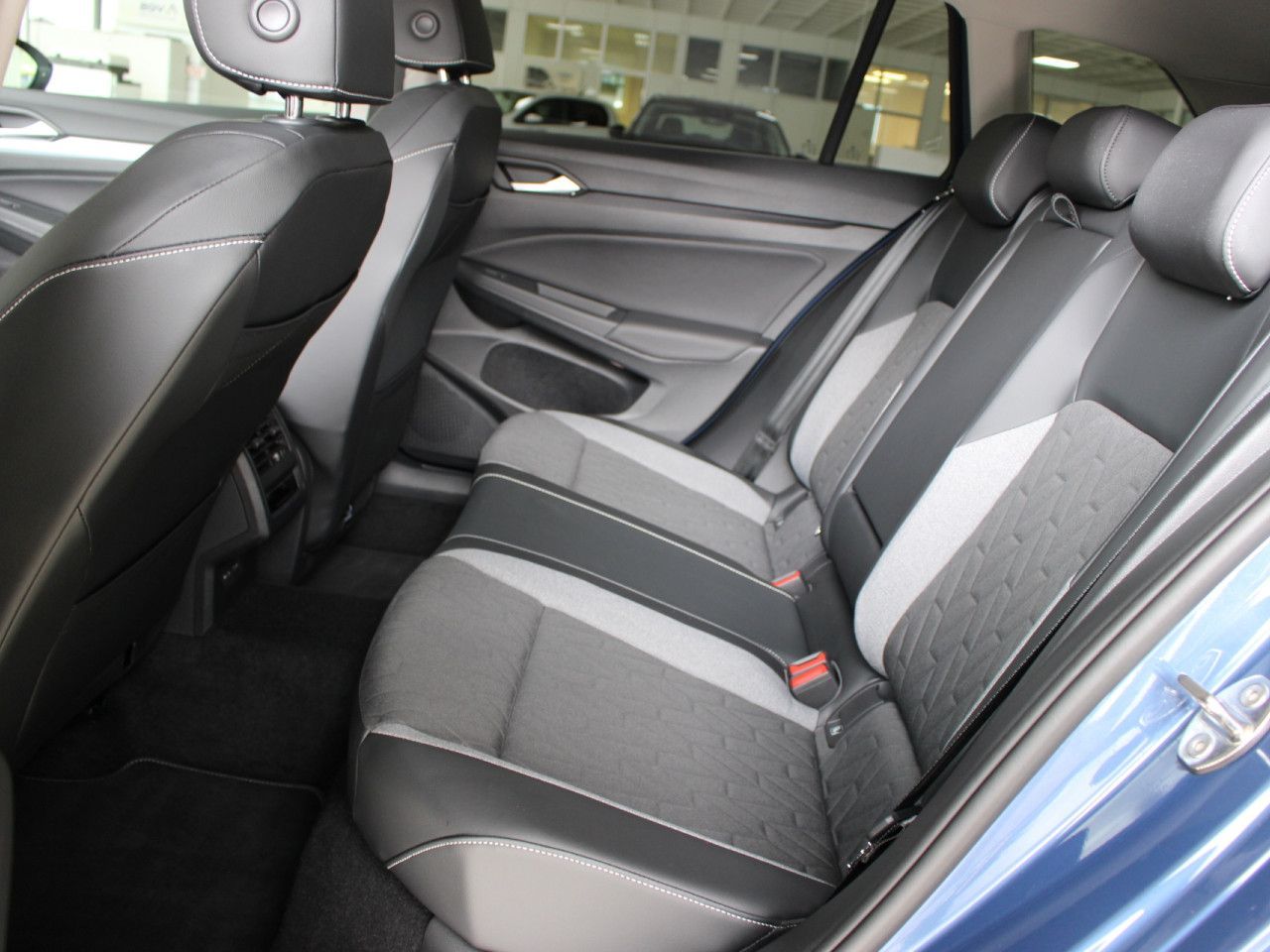 Fahrzeugabbildung Volkswagen Golf Variant 1.5 eTSI Goal 360/AHK/Navi/ACC