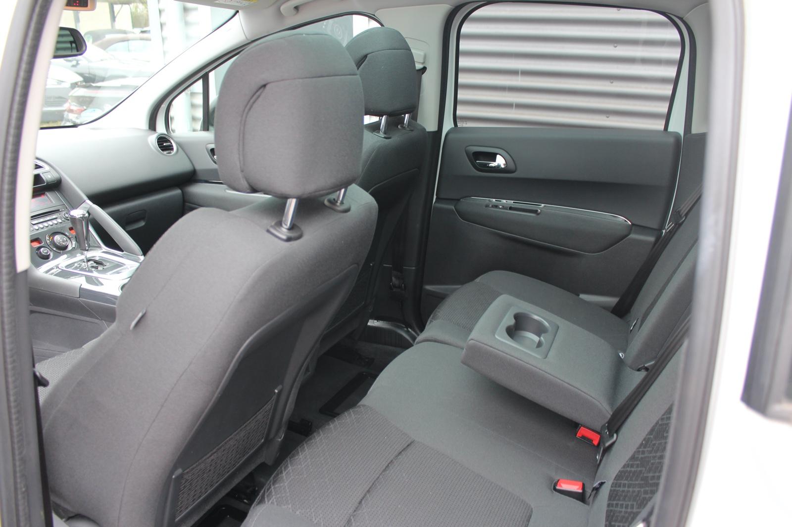Peugeot 3008 ACTIVE AUTOMATIK KLIMA PANORAMA PDC