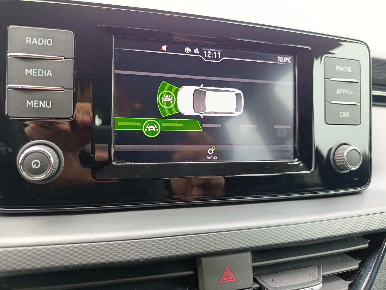 Skoda Scala Active Car Play Tempomat SHZ PDC AHK
