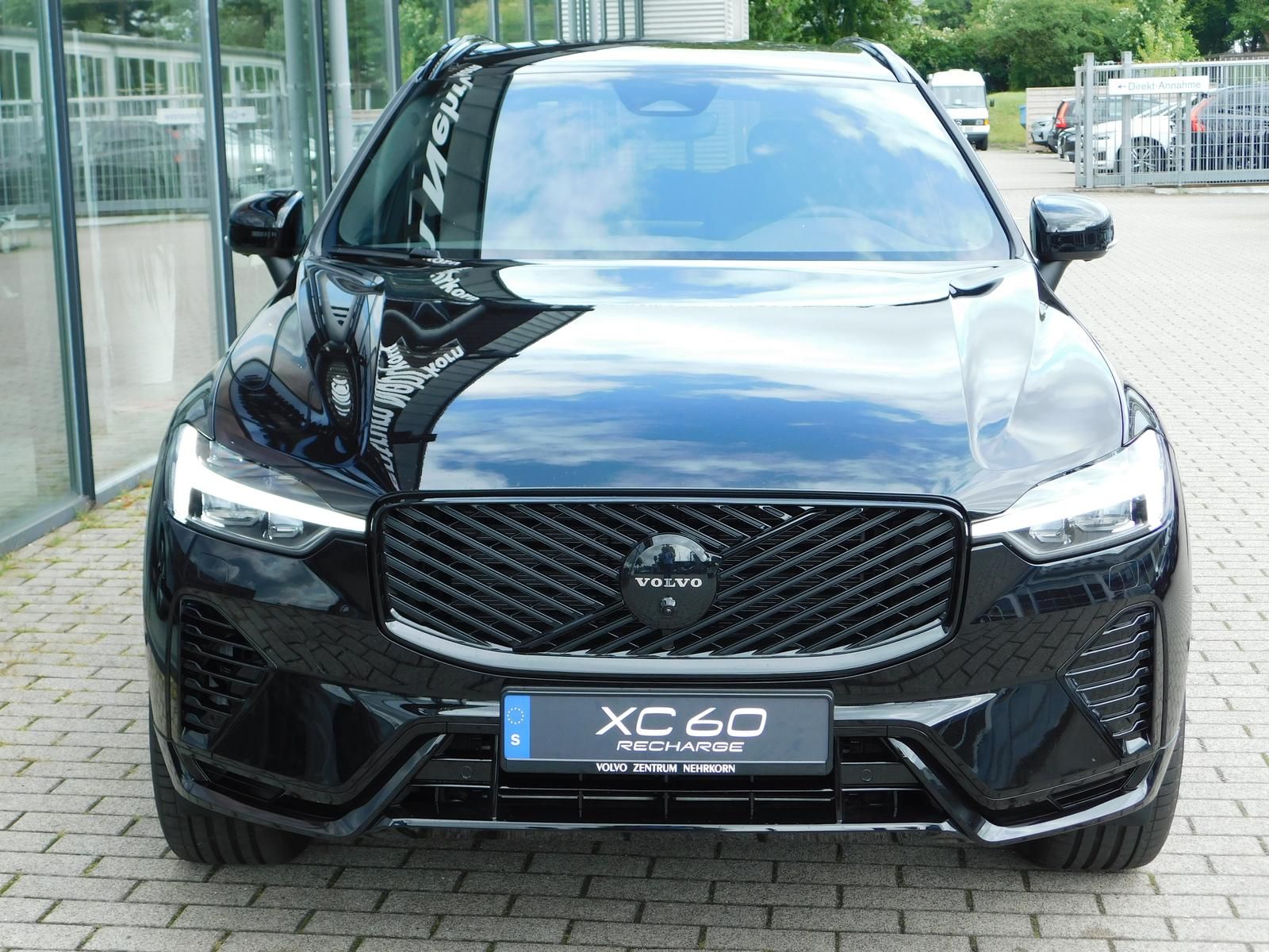 Fahrzeugabbildung Volvo XC60 T6 AWD Plus Black Edition