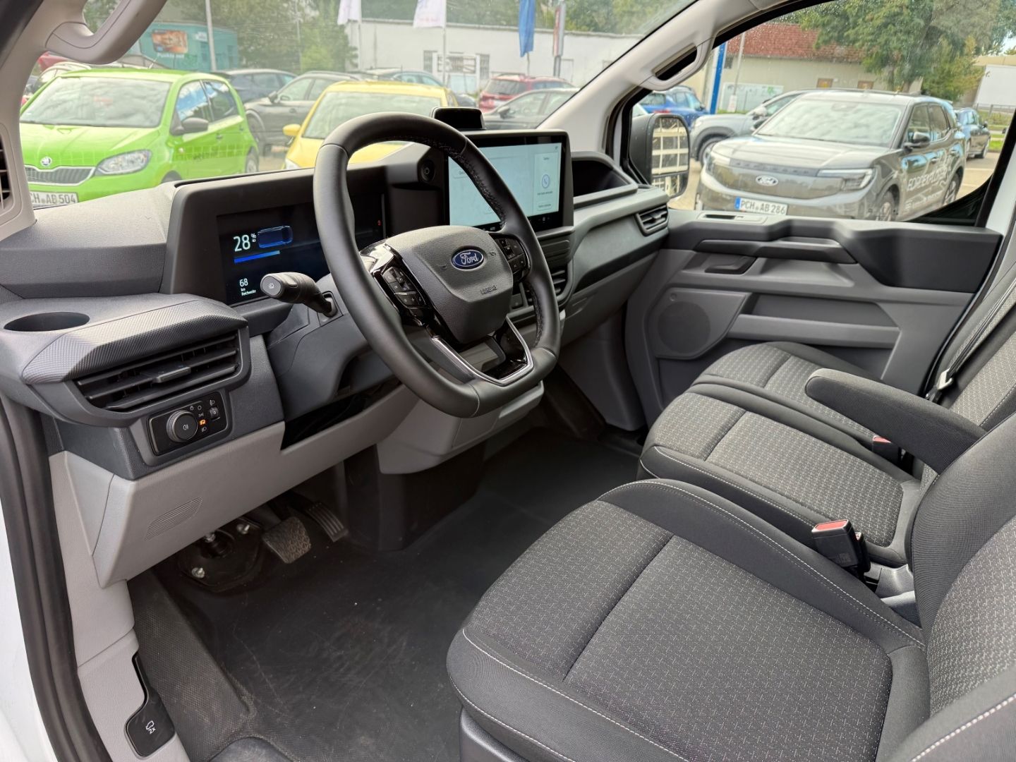Fahrzeugabbildung Ford Transit Custom RWD E-Transit Kasten 320 L1 Trend
