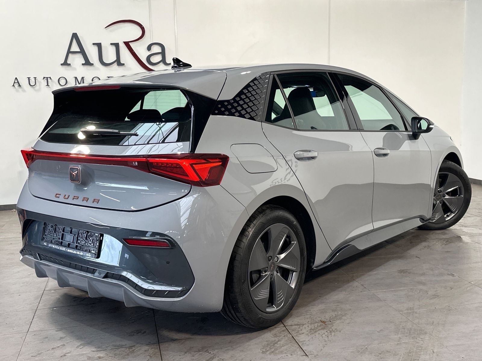 Fahrzeugabbildung CUPRA Born 150kW/58kWh NAV+LED+18ZOLL+KEYLESS+DAB+1HD