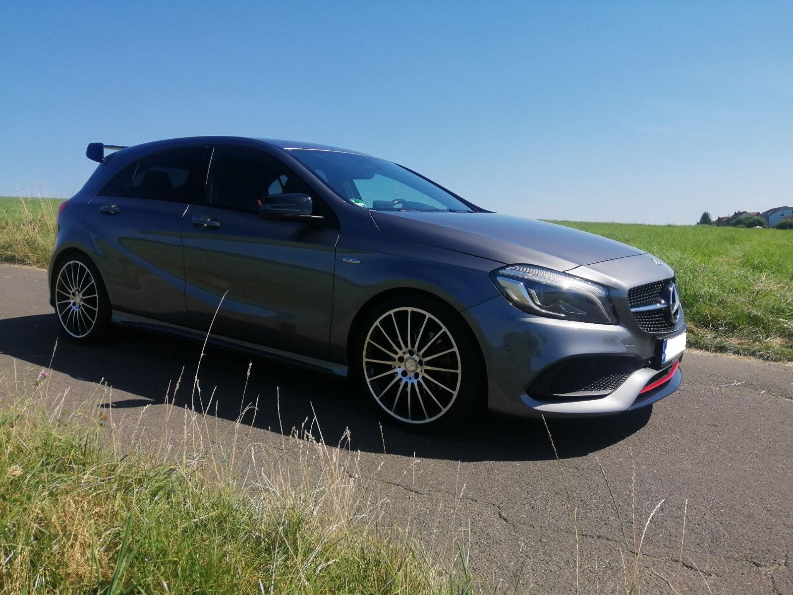 MERCEDES-BENZ A 250 Sport AMG Spoiler 19" Felgen