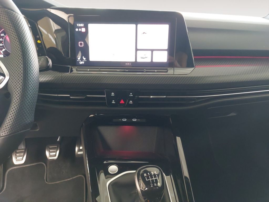 Fahrzeugabbildung Volkswagen Golf 1.5 TSI R-Line