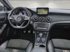 MERCEDES-BENZ CLA 250 Peak/AMG/LED-High/1.Hd/MB-Scheckheft