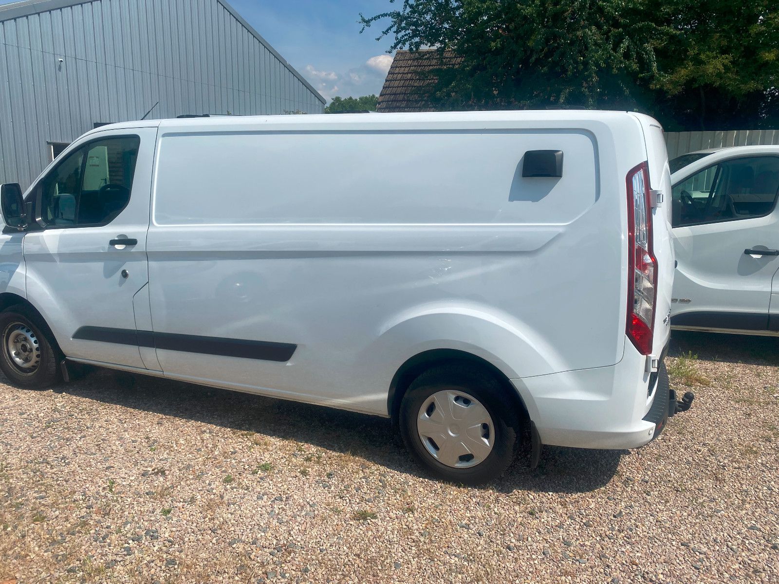 Fahrzeugabbildung Ford Transit Custom Kasten 300 L2 Trend,AHK,Regale