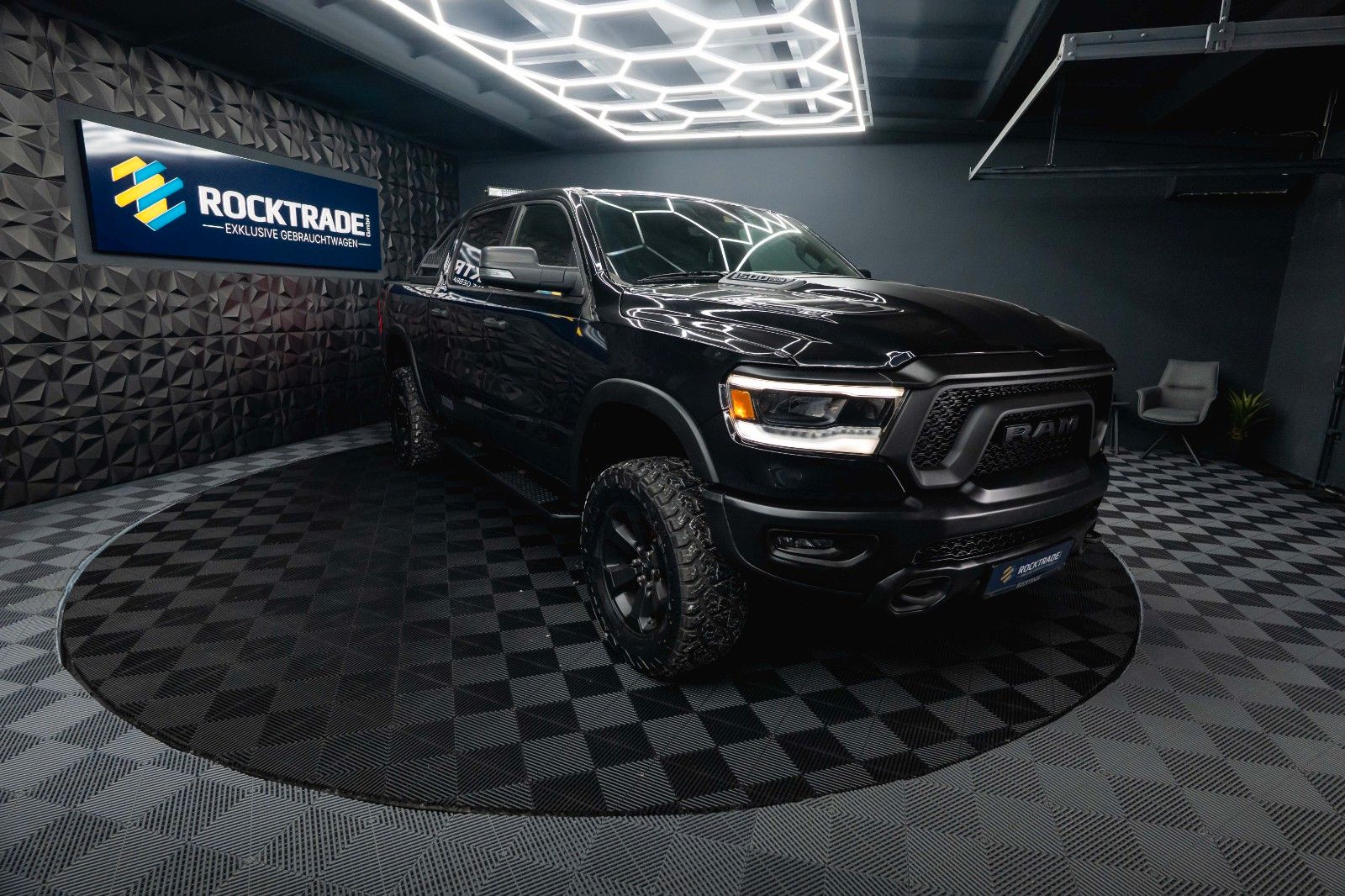 Fahrzeugabbildung Dodge RAM 5.7 V8 HEMI 4x4 REBEL OFFROAD Night AxleLock