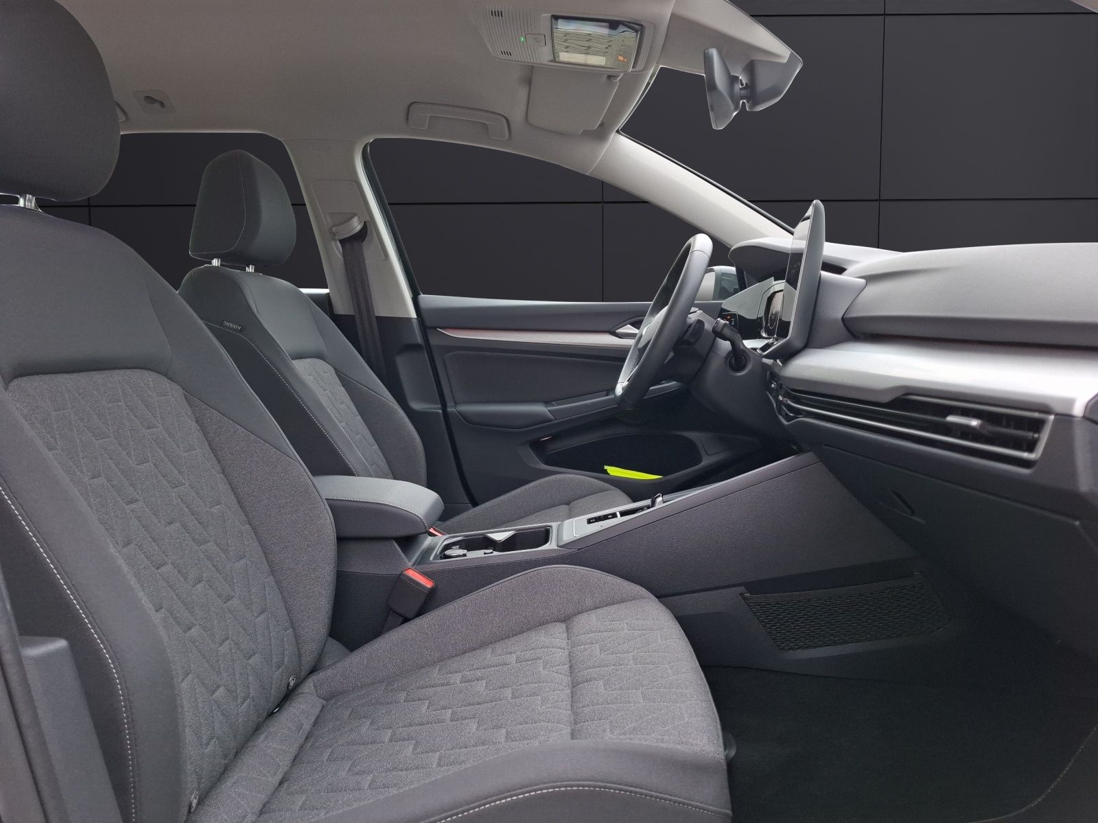 Fahrzeugabbildung Volkswagen Golf VIII Variant eTSI Life DSG LED Navi AID HUD