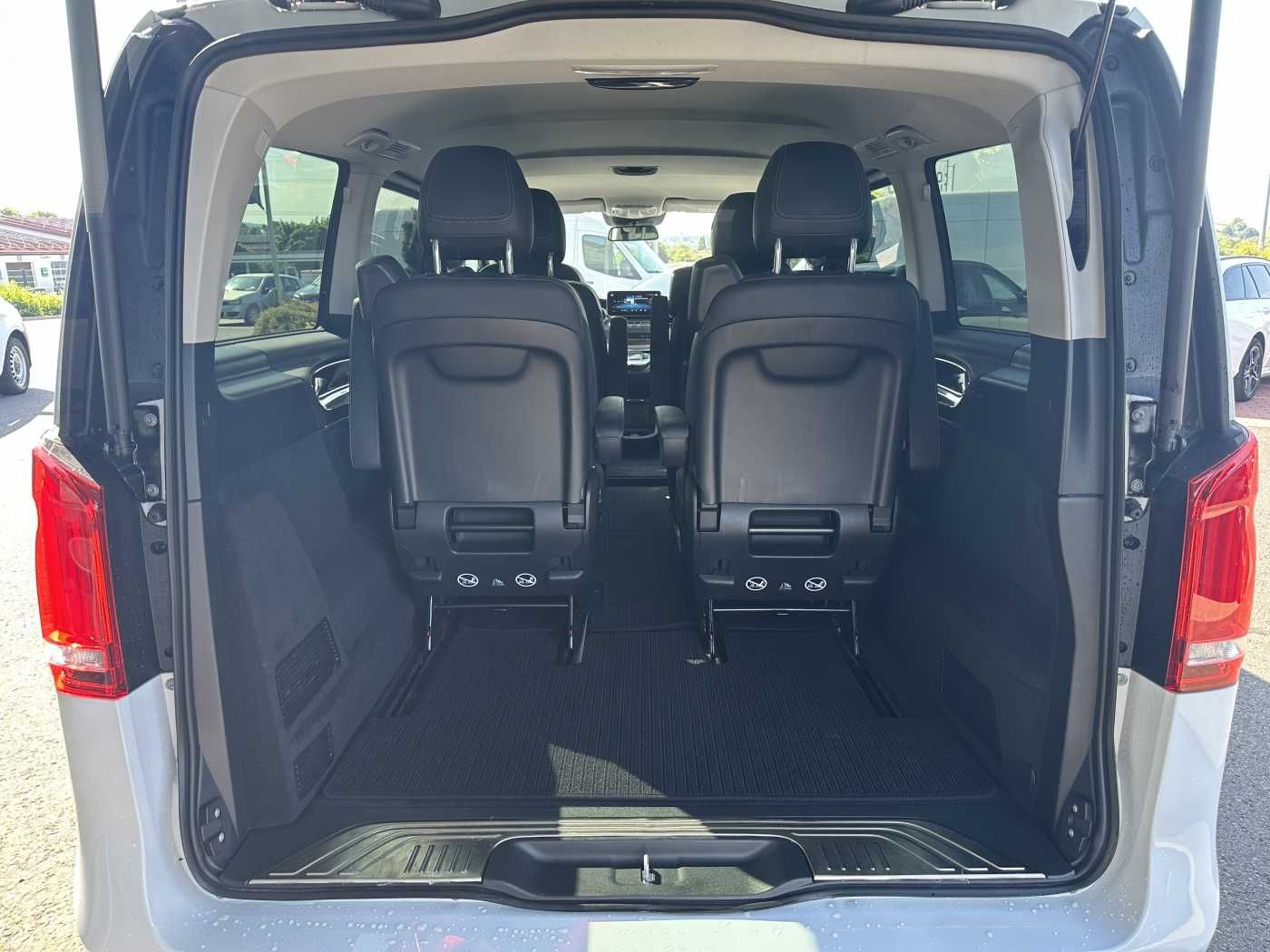 Fahrzeugabbildung Mercedes-Benz V 300 d AVA ED 6Sitze Burmester 360Kamera el Tür