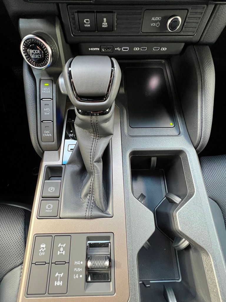 Fahrzeugabbildung Toyota Land Cruiser 2,8 D-4D AWD Executive 360° KAMERA
