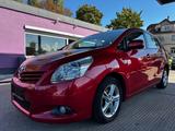 Toyota Verso Life "HU+Service Neu" - rote Toyota Verso