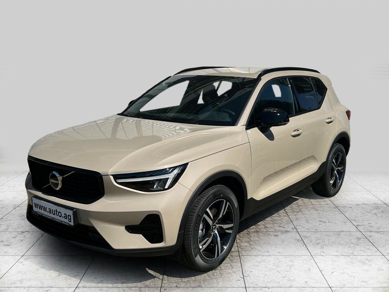 Volvo XC40 B3 Plus Dark imagem 3