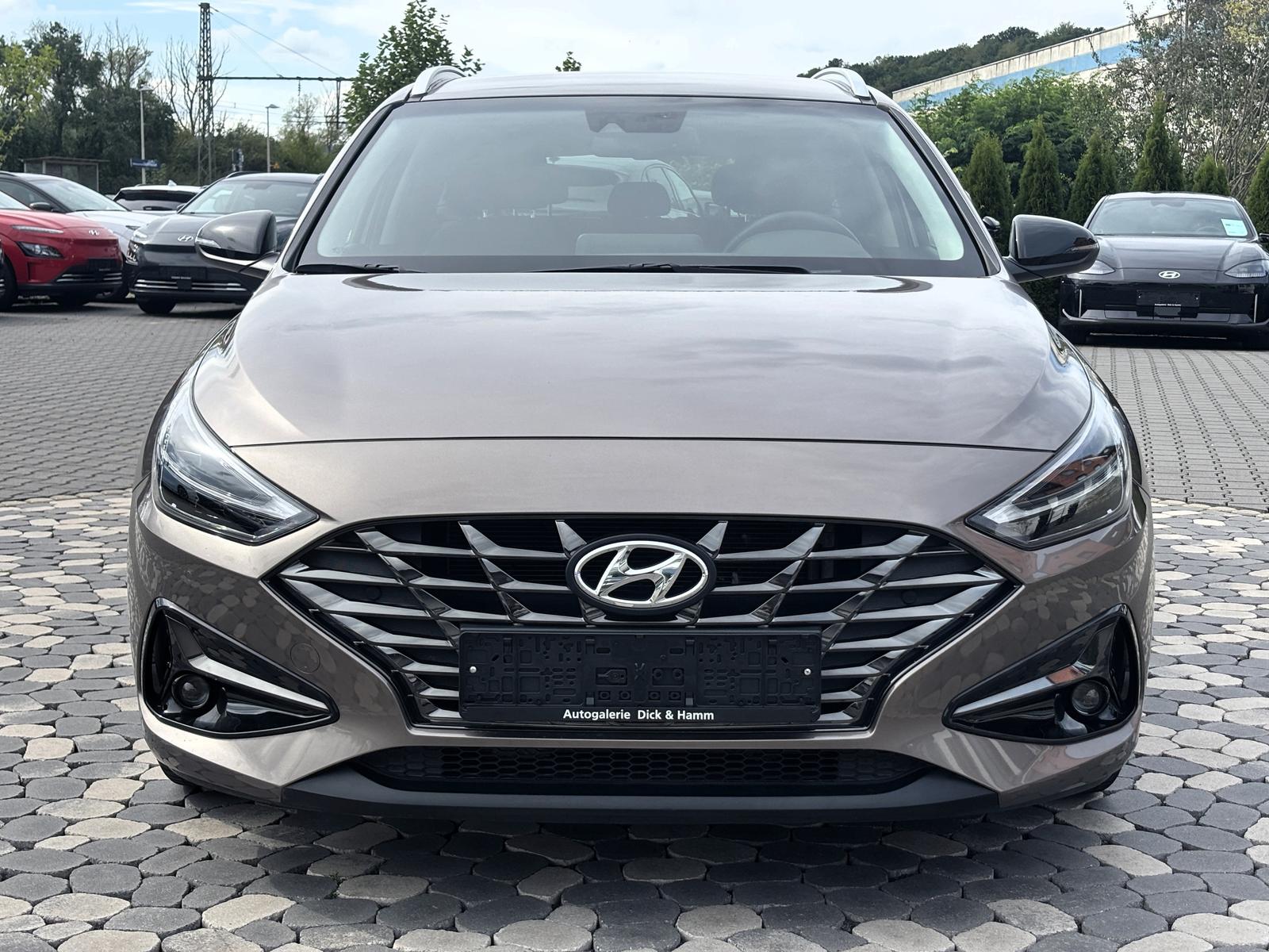 Hyundai i30 Edition 30+LED NAVI SHZ CAM PDC SMART-LINK