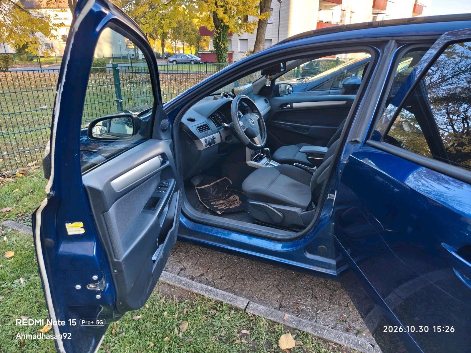 Opel Astra 2007 — interior