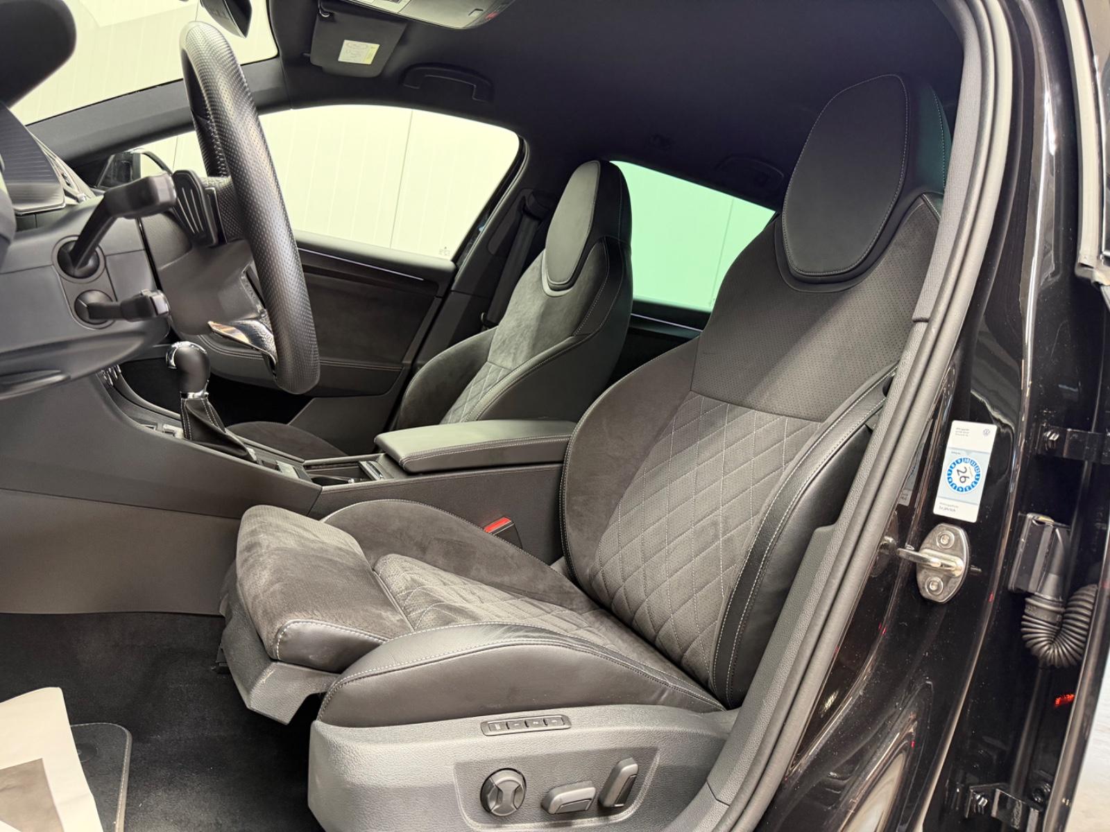Skoda Superb Combi Sportline*AHK*Virtual*Amundsen