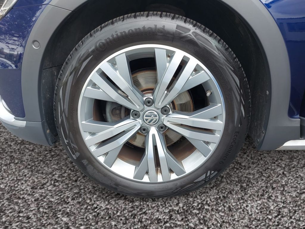 Fahrzeugabbildung Volkswagen Passat Alltrack 2.0 TDI 4Motion DCC AHZV Navi
