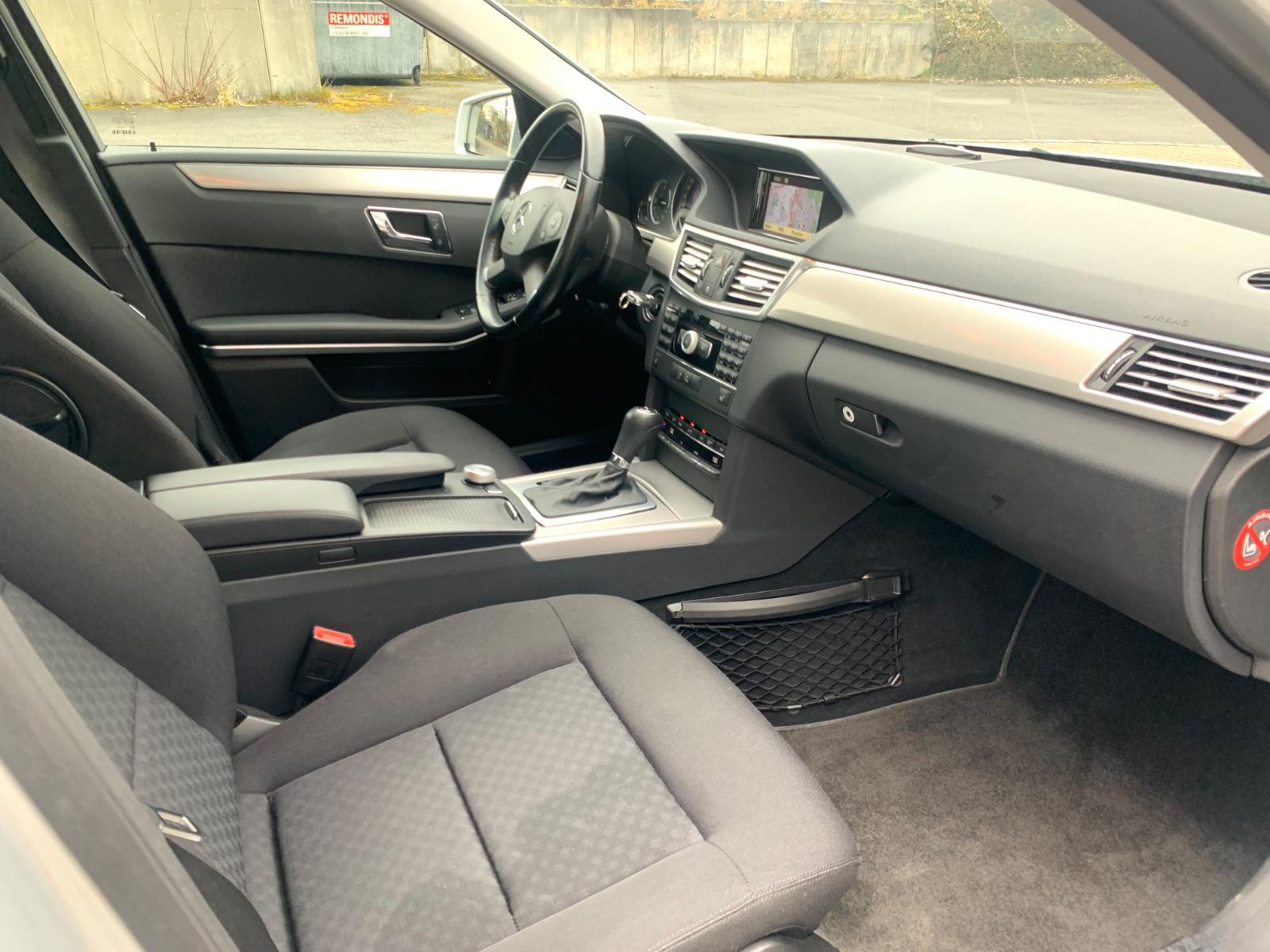 Mercedes-Benz E 220 CDI BlueEfficiency*Navi*Klima*Sitzh*PDC