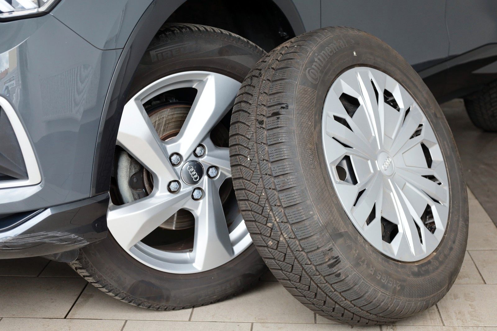 Fahrzeugabbildung Audi Q3 35 TFSI advanced,Navi,SH,PDC,8fach bereift