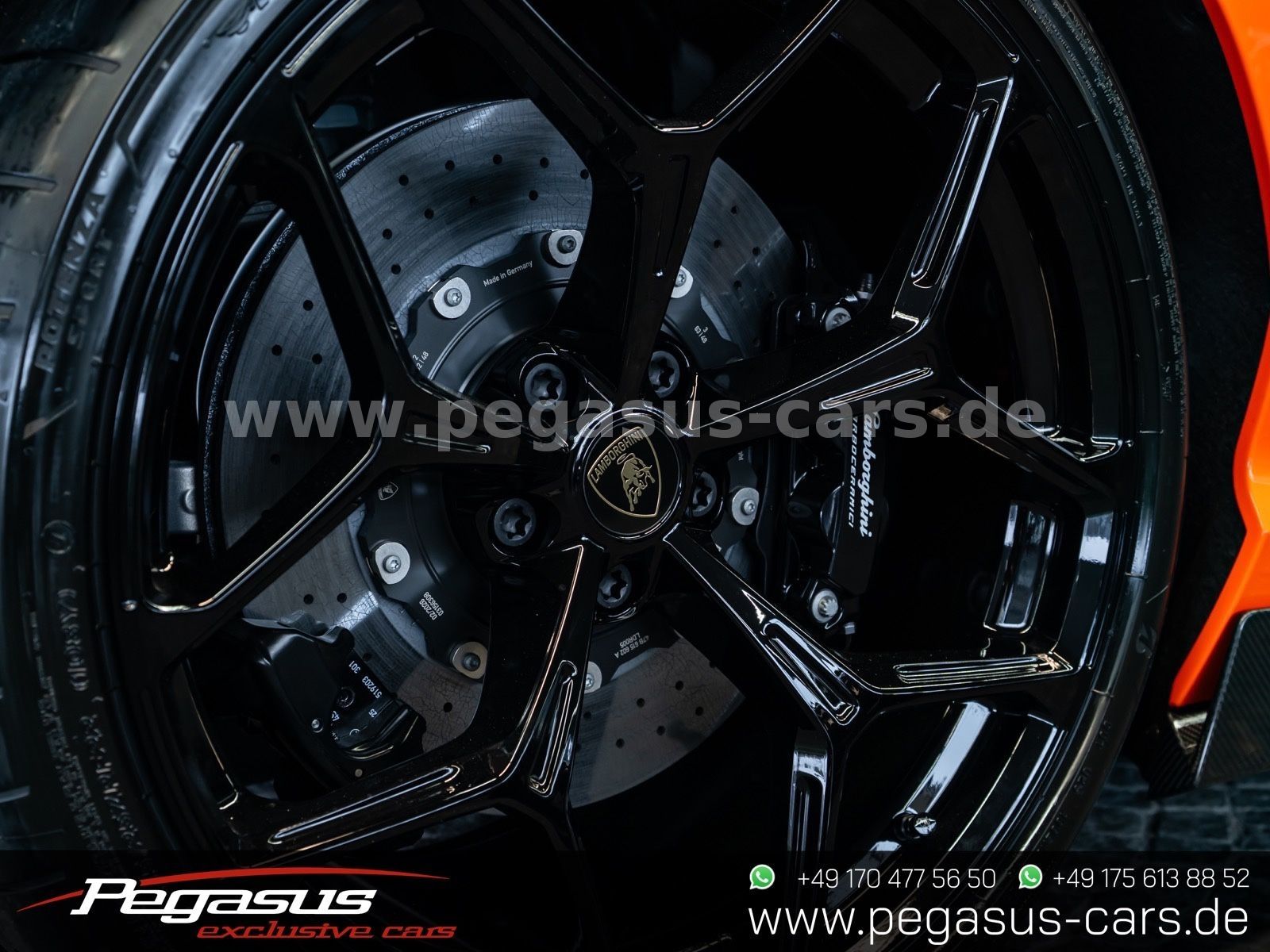 LAMBORGHINI Revuelto - 15