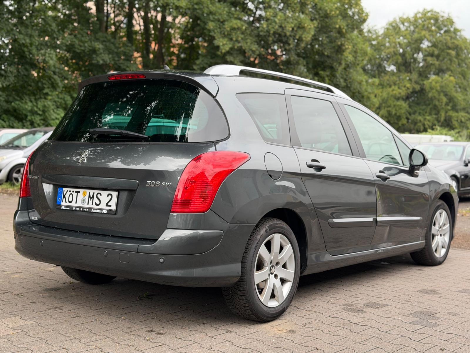 Peugeot 308 2012 — photo 11