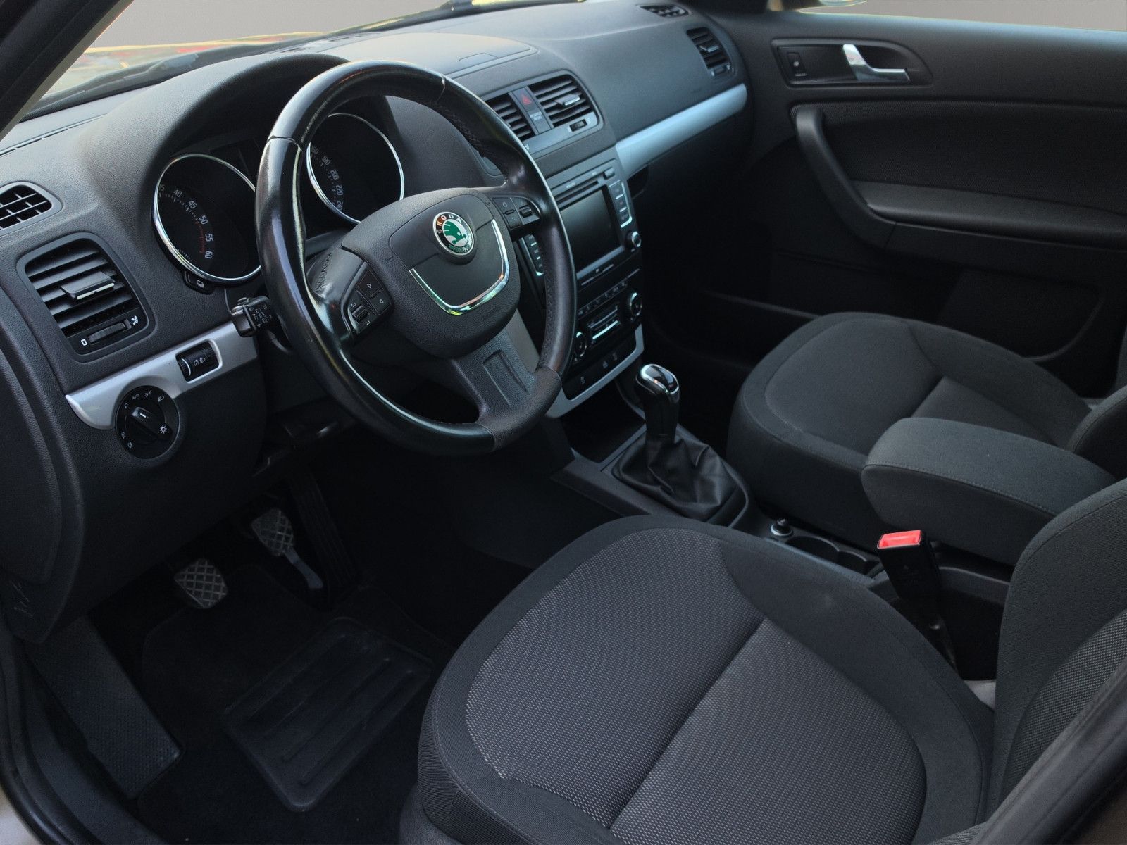 Fahrzeugabbildung SKODA Yeti TDI Ambition Plus Edition 4x4 ALLRAD TEMPOM