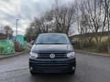 Volkswagen T5 Transporter Bus Multivan Highline - gebrauchte VW T5 Transporter aus dem Jahr 2014
