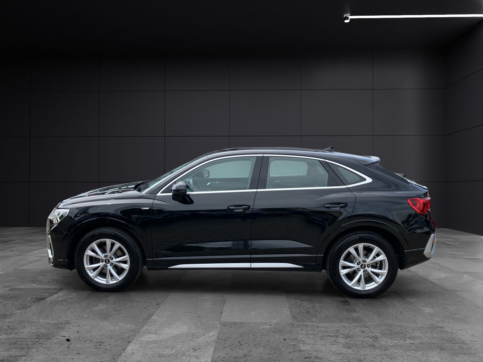 Fahrzeugabbildung Audi Q3 Sportback 35 TDI quattro S-line S-tronic LED