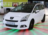 Peugeot 5008 Allure*KLIMAAUT*NAVI*PANO*ALU*TEMPOMAT*SHZ* - Peugeot 5008 aus 2012