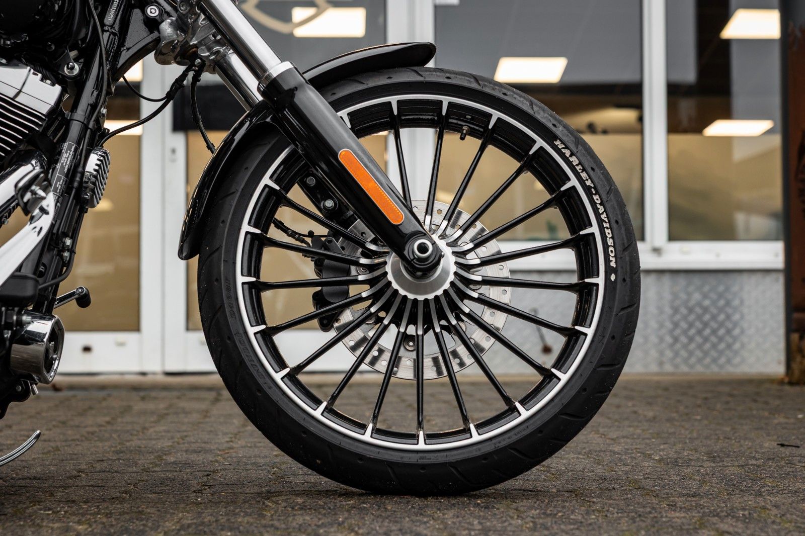 Fahrzeugabbildung Harley-Davidson FXSB Breakout 103 - Jekill & Hyde