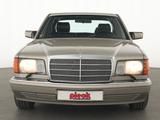 Mercedes-Benz 560 SEL - silberne Mercedes-Benz 560