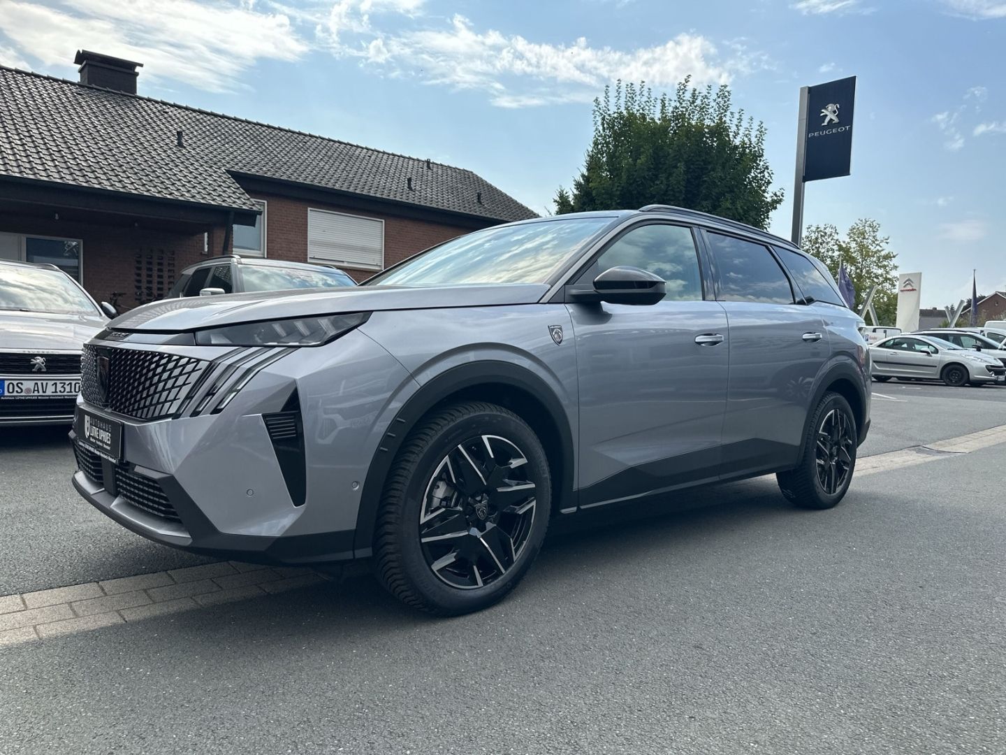 Fahrzeugabbildung Peugeot 5008 GT HYBRID 145 e-DSC6 AHK-abn. Navi ACC