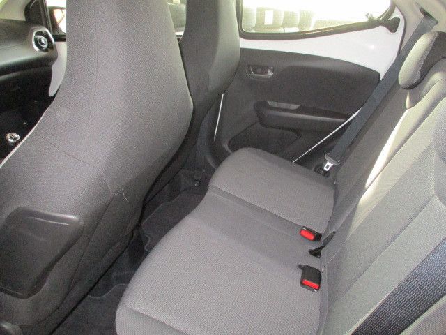 Fahrzeugabbildung Toyota AYGO x-play Team D