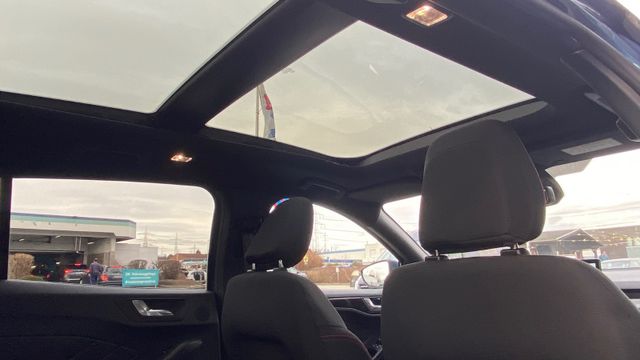 Fahrzeugabbildung Ford Focus Turnier ST-Line X, Styling*PANO*Matrix-LED