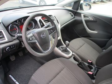 Opel Astra J Sports Tourer Selection Diesel