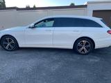 Mercedes-Benz E 220d 4MATIC WIDE/MBUX, Mod. 2021 9G-Tronic - Mercedes-Benz W202
