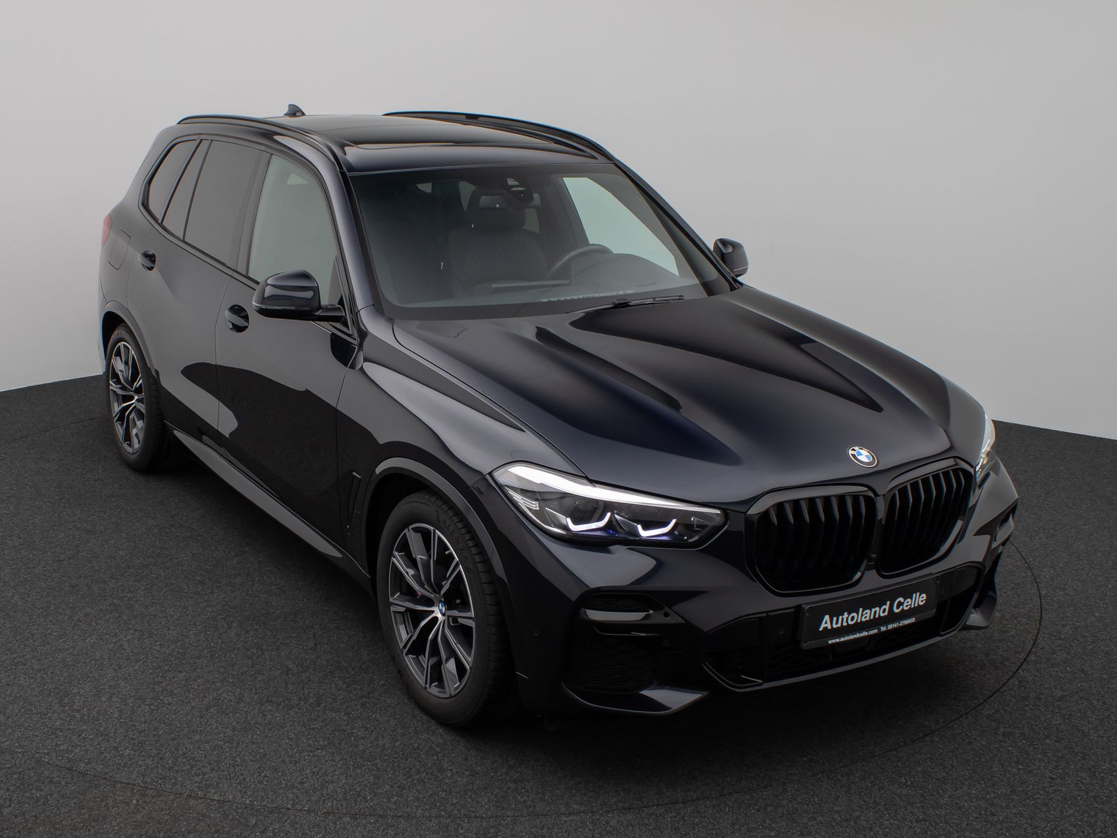 Fahrzeugabbildung BMW X5 xD40d M Sport Panorama Kamera HUD DAB Massage