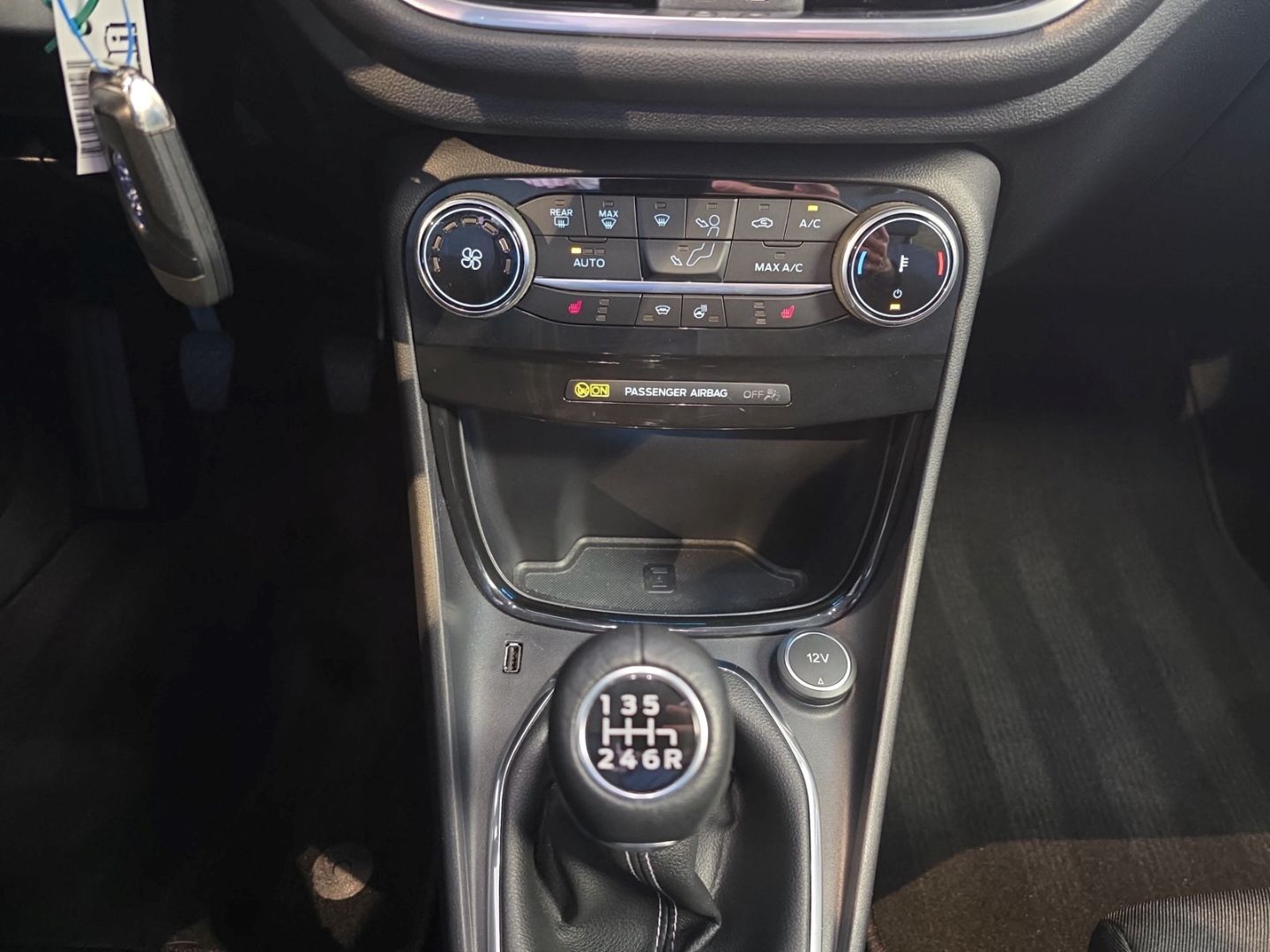 Fahrzeugabbildung Ford Puma Titanium Navi LED GJR ACC Mehrzonenklima DA