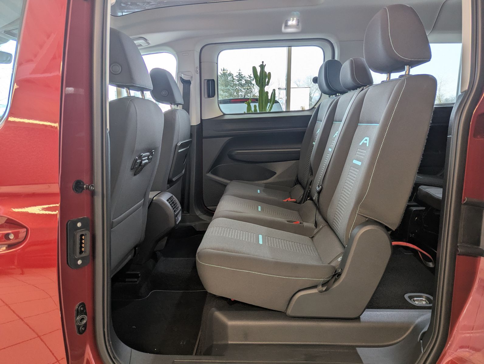 FORD Grand Tourneo L2 Active 7-Sitz Bi-LED Pano AHK - Image 13