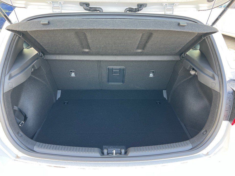 Fahrzeugabbildung Hyundai i30 1.5T 140PS DCT ADVANTAGE