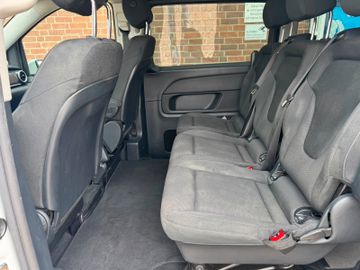 Mercedes V 220 - 11