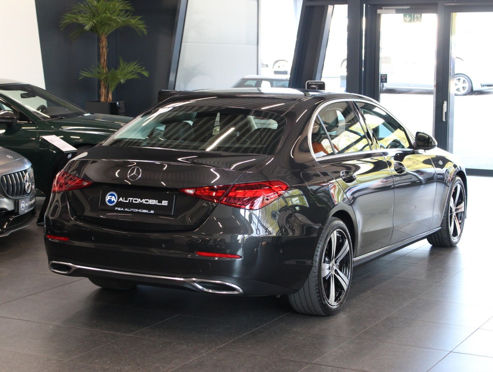 Fahrzeugabbildung Mercedes-Benz C 220 d Avantgarde*HUD*Kamera*1.Hand