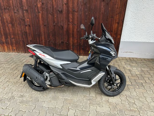 Aprilia SR GT125