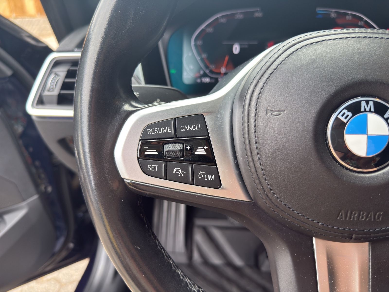 Fahrzeugabbildung BMW 320 d xDrive Touring *Ambiente*Sport Line* AHK*