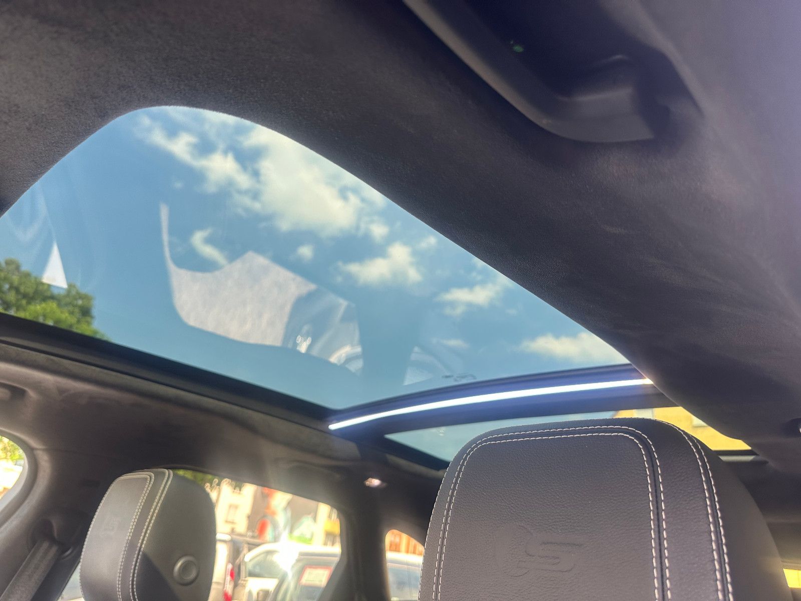 Fahrzeugabbildung Jaguar F-PACE S AWD QUICKSHIFT*22`LM+PANO+HEADUP+KAM*