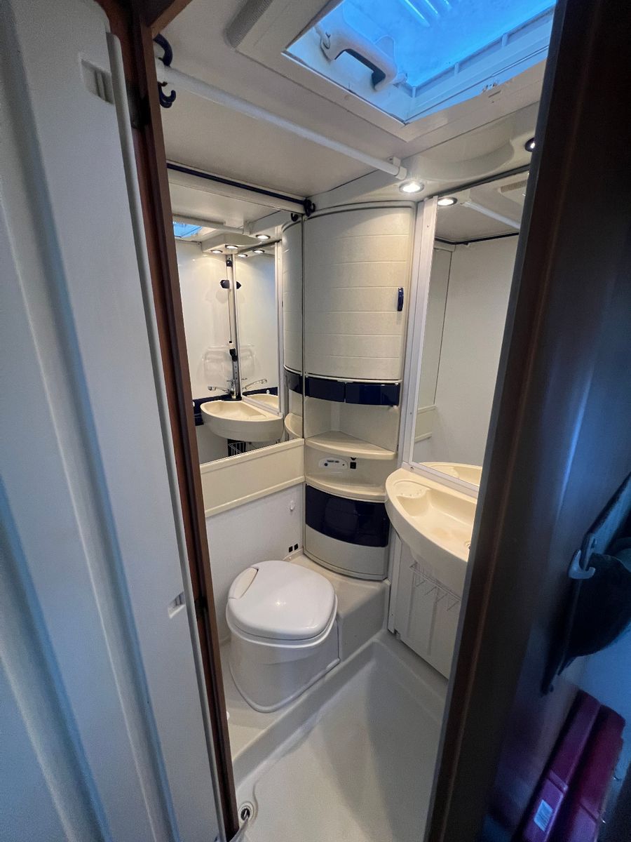 Fahrzeugabbildung HYMER / ERIBA / HYMERCAR B634 FIAT ALKO DPF LOUNGE DACHKLIMA SOLAR AUTSAT